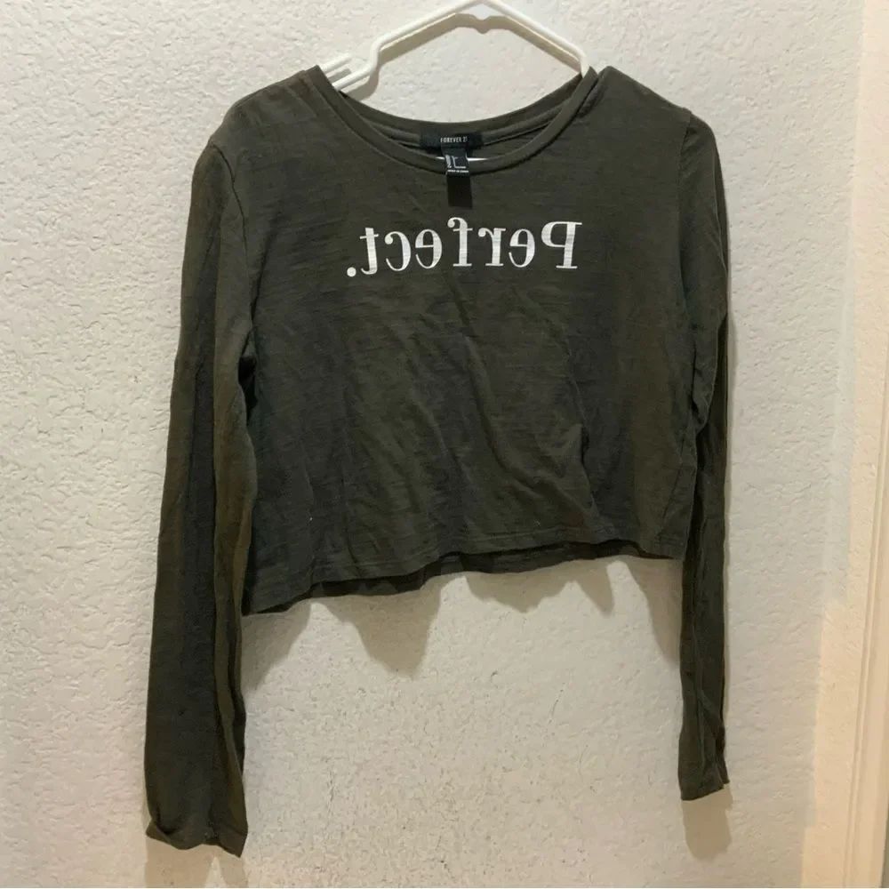 NWOT forever 21 cropped top perfect